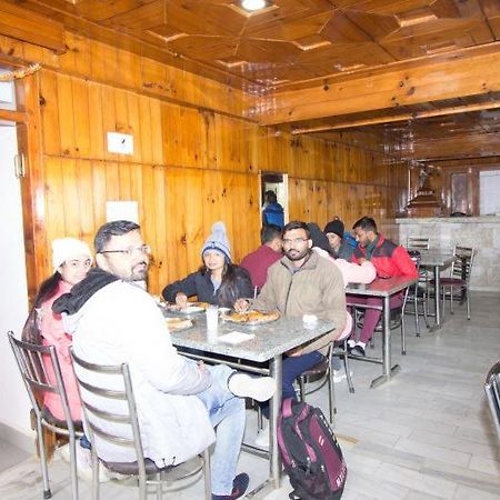 Utsav Hotell Manāli Exteriör bild