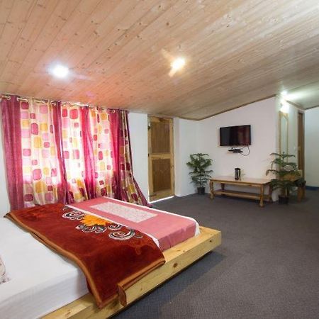 Utsav Hotell Manāli Exteriör bild