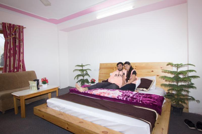 Utsav Hotell Manāli Exteriör bild