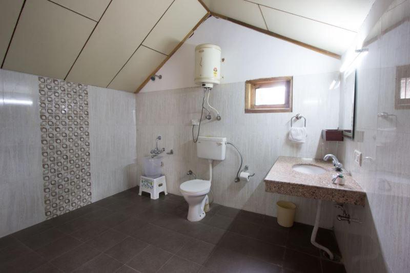 Utsav Hotell Manāli Exteriör bild